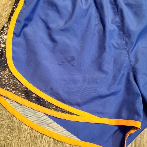 Nike Women's Running Shorts sz M - Picture 2 of 7